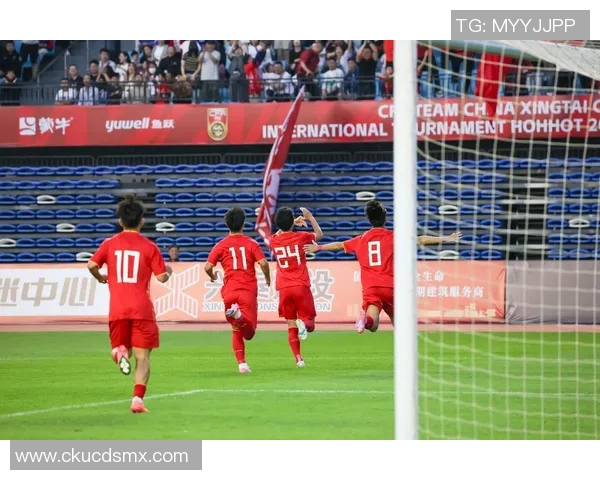 9月10号足球明星齐聚赛场展现风采引发球迷热烈关注与期待