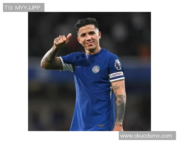 切尔西队内风波不断斯特林与恩佐训练场冲突引发关注